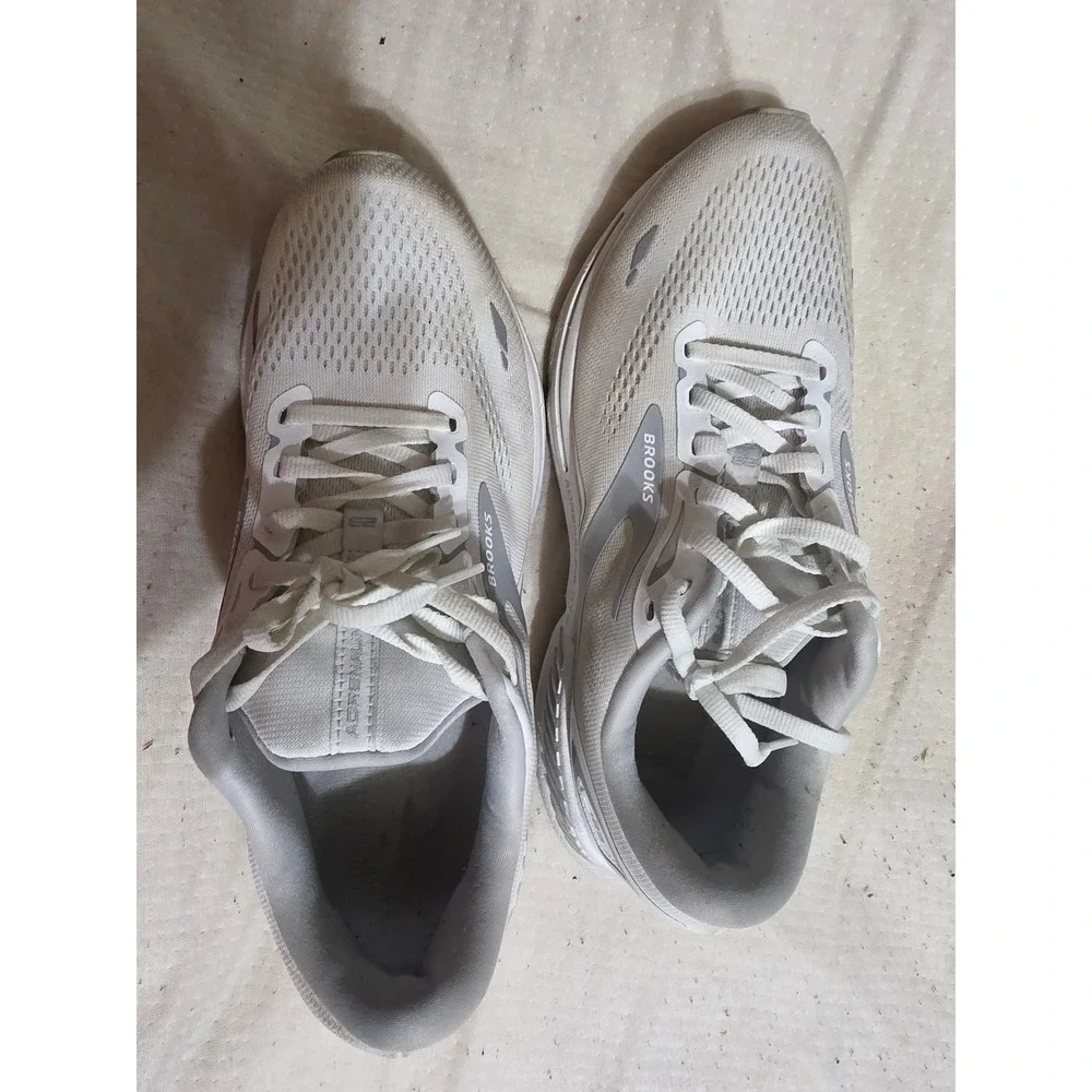 Brooks Adrenaline GTS 23 Mens 11 White Grey Running‎ Shoes 1203811B104